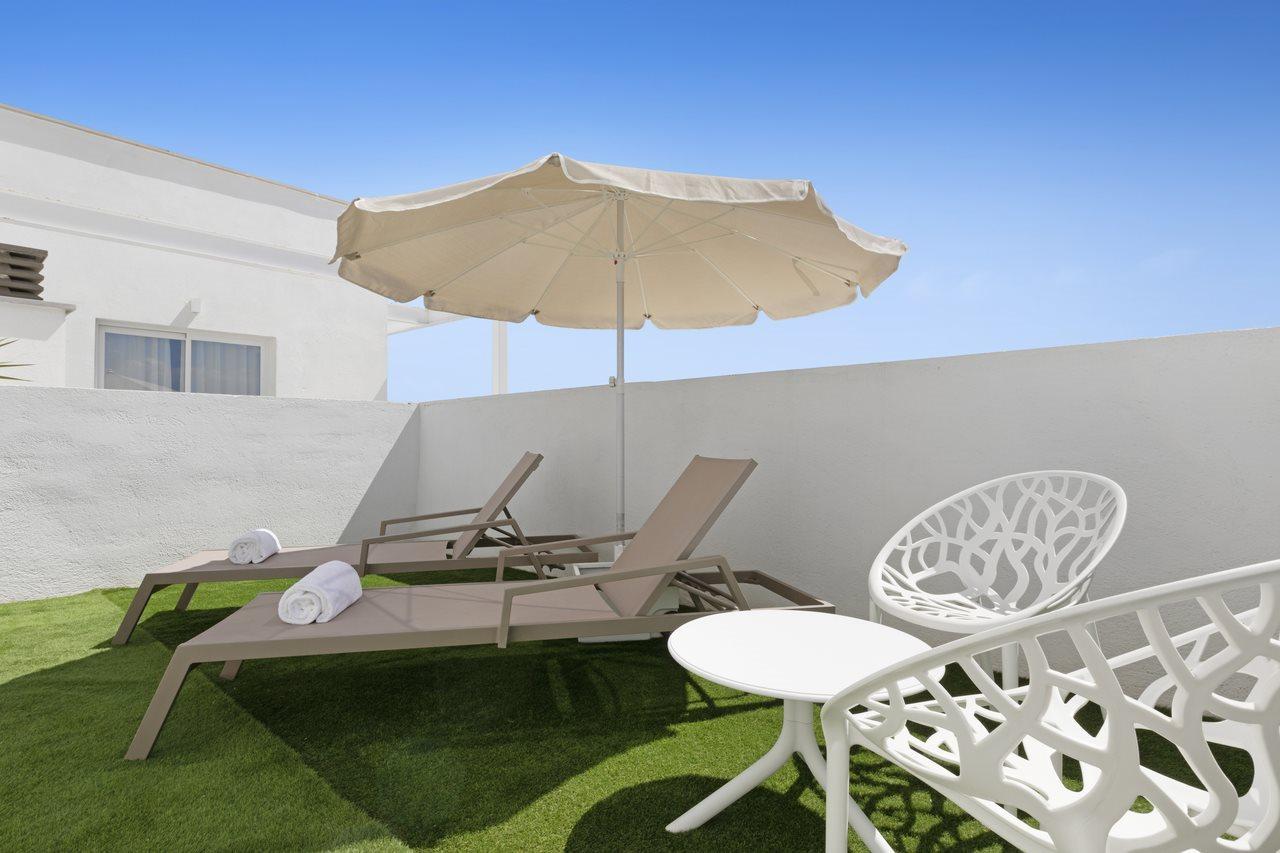 Hotel Sant Jordi Segur de Calafell Exteriör bild