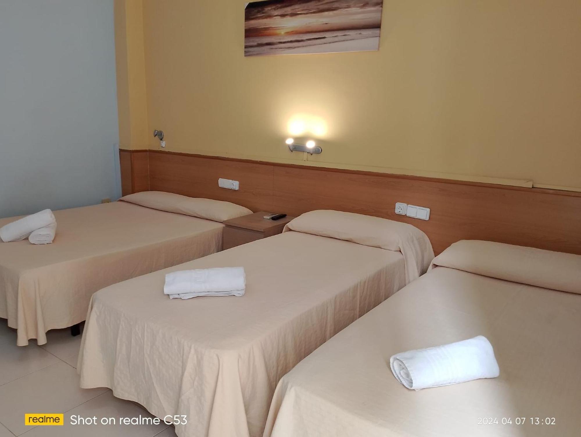 Hotel Sant Jordi Segur de Calafell Exteriör bild