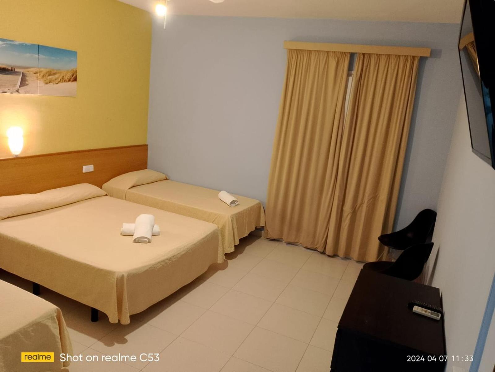Hotel Sant Jordi Segur de Calafell Exteriör bild