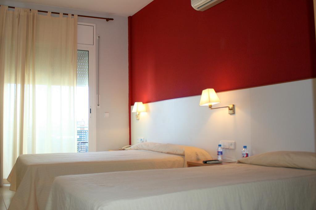 Hotel Sant Jordi Segur de Calafell Exteriör bild