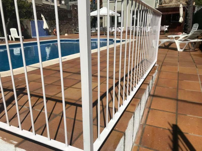 Hotel Sant Jordi Segur de Calafell Exteriör bild